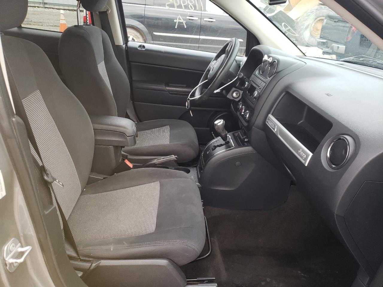 Photo 5 from auction – 2016 JEEP COMPASS SP with VIN 1C4NJCBBXGD506456