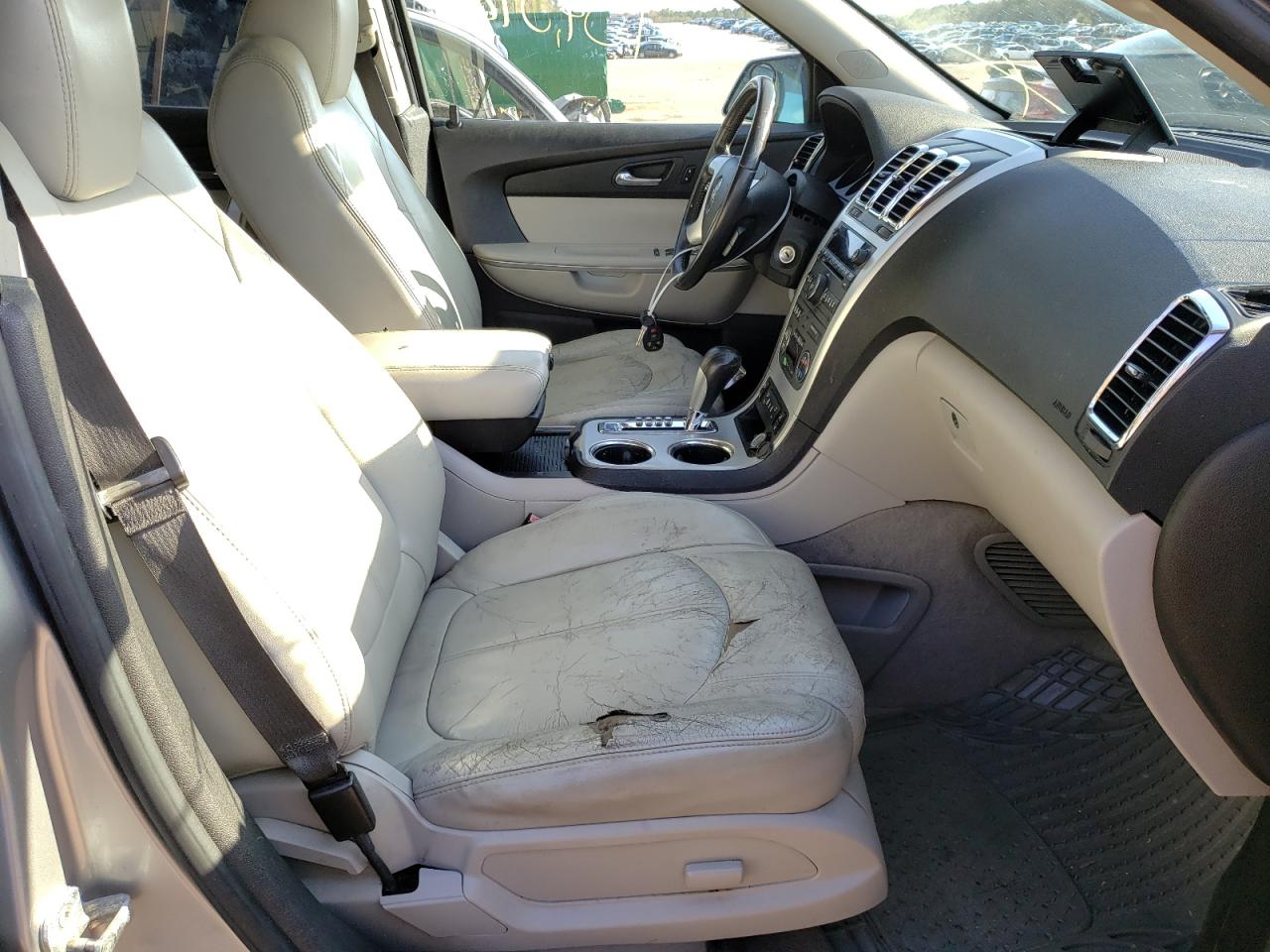 Photo 5 from auction – 2011 GMC ACADIA SLT with VIN 1GKKVRED7BJ138324
