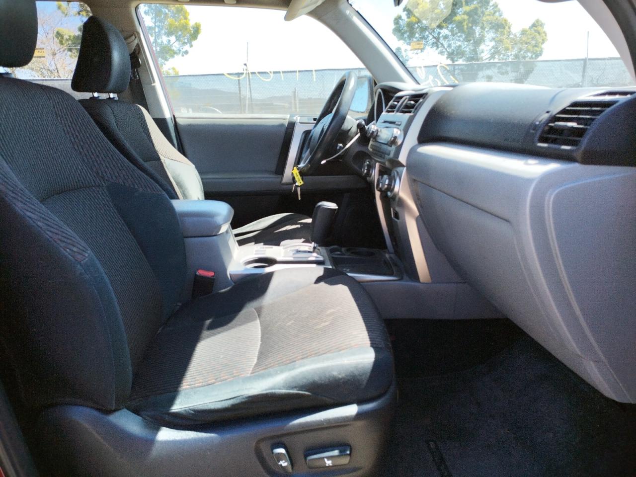 Photo 5 from auction – 2012 TOYOTA 4RUNNER SR with VIN JTEZU5JR1C5034411