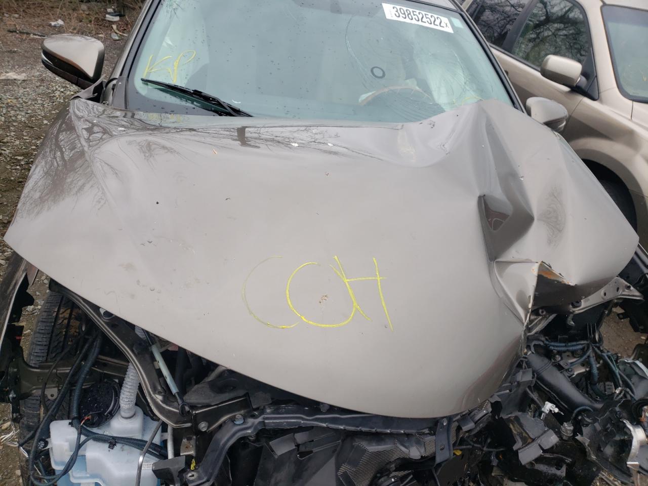 Photo 12 from auction – 2015 TOYOTA RAV4 XLE with VIN JTMRFREV9FD135901