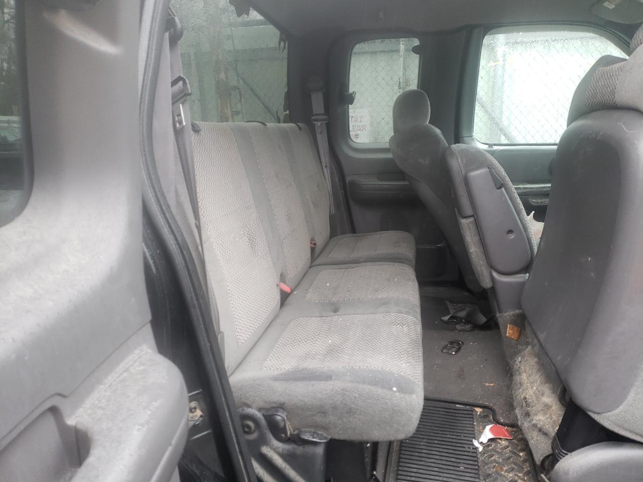 Photo 6 from auction – 2002 FORD F150 with VIN 1FTRX18W12NA19826