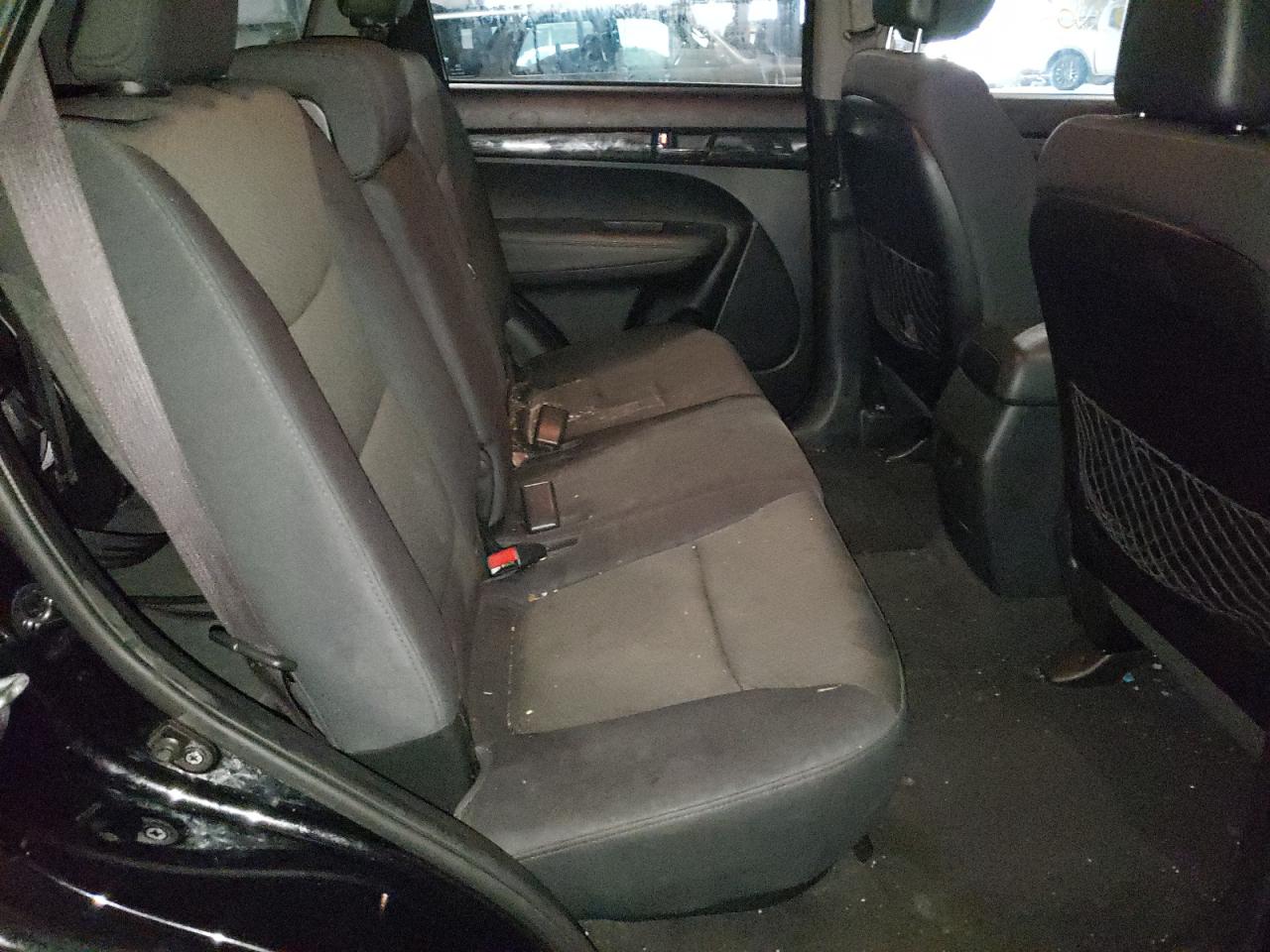 Photo 6 from auction – 2013 KIA SORENTO LX with VIN 5XYKTDA67DG409901