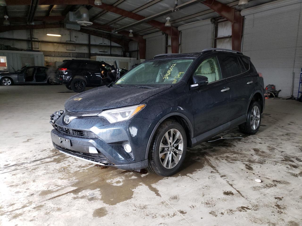 Photo 2 from auction – 2017 TOYOTA RAV4 LIMIT with VIN JTMDFREVXHJ703443