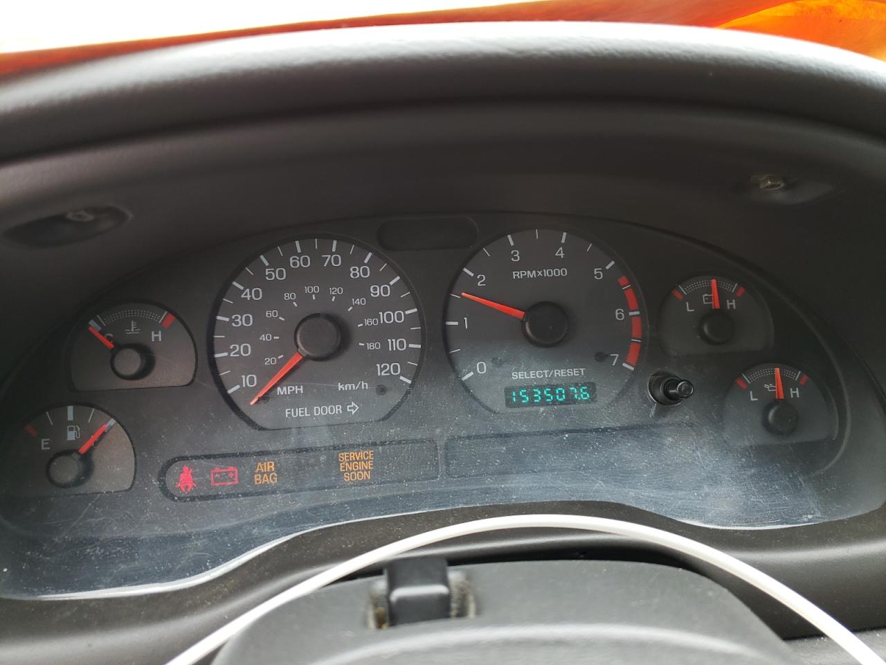 Photo 8 from auction – 2000 FORD MUSTANG with VIN 1FAFP4043YF252033