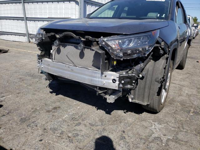Photo 9 from auction – 2019 TOYOTA RAV4 LE with VIN JTMH1RFVXKD039360