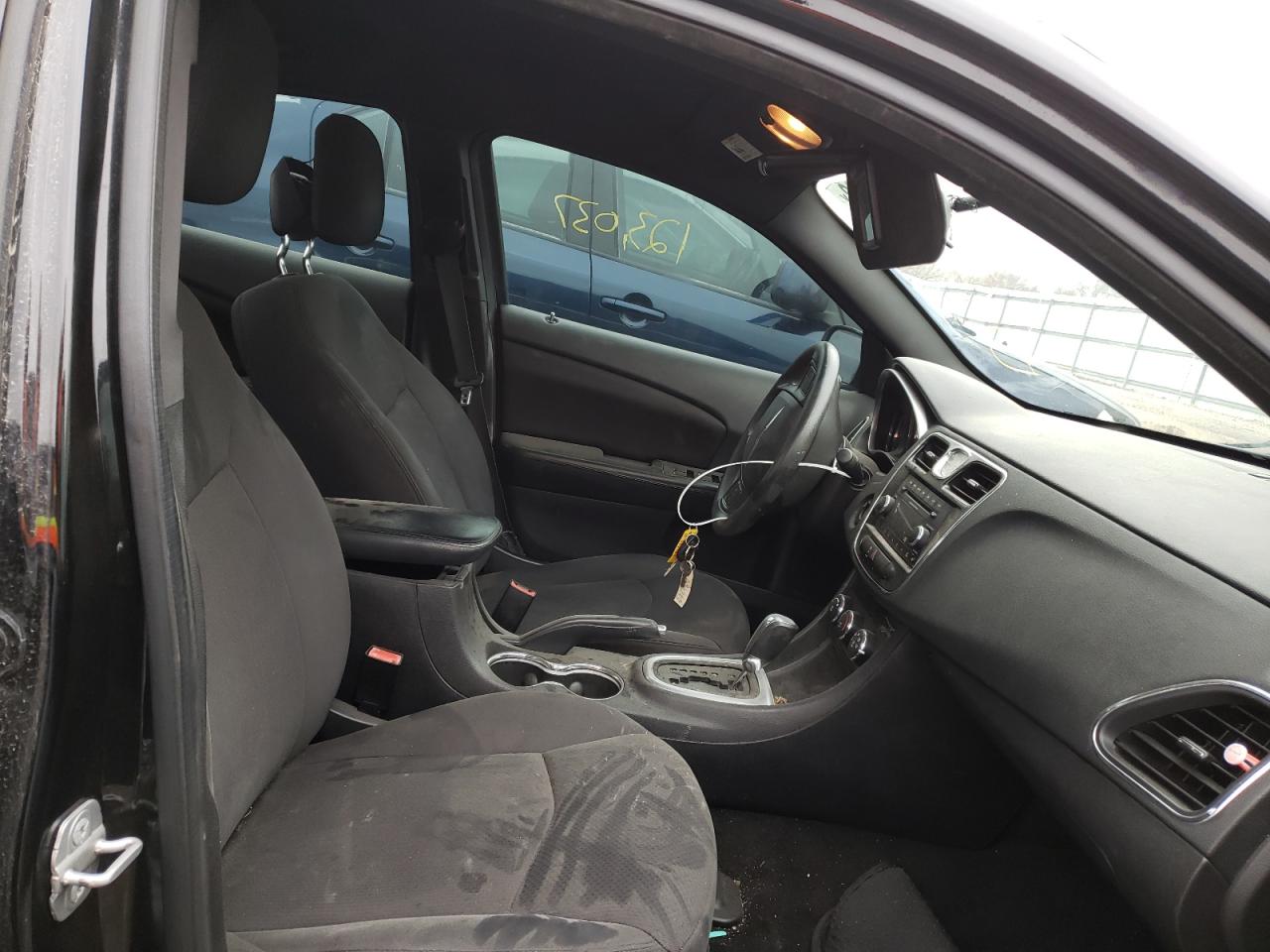 Photo 5 from auction – 2014 CHRYSLER 200 LX with VIN 1C3CCBAB9EN238086