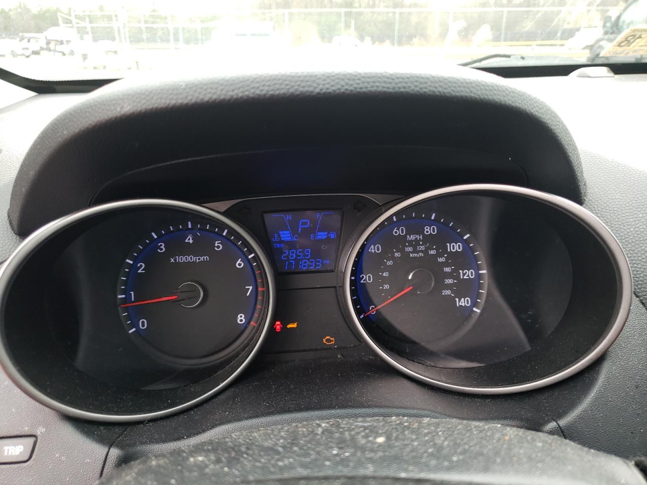 Photo 8 from auction – 2011 HYUNDAI TUCSON GLS with VIN KM8JU3AC4BU201586