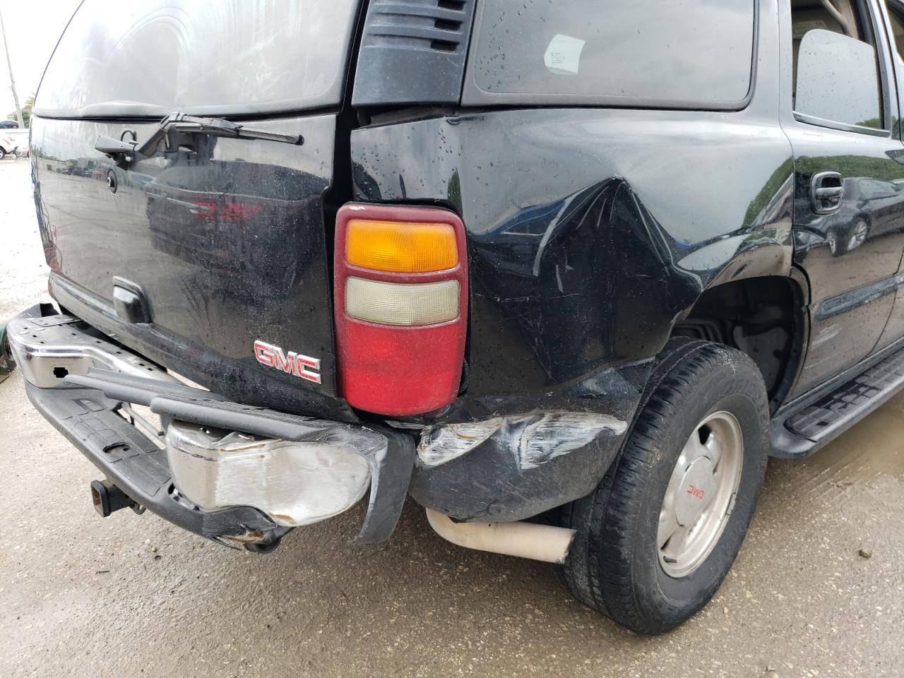 Photo 9 from auction – 2002 GMC YUKON with VIN 1GKEC13Z32R241714