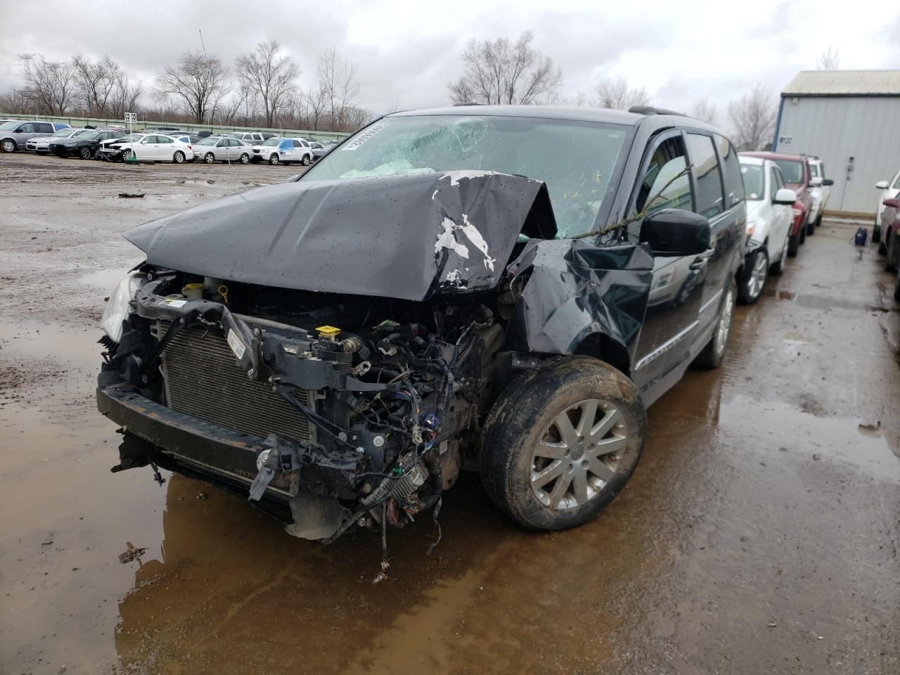 Photo 2 from auction – 2014 CHRYSLER TOWN & COU with VIN 2C4RC1BG4ER295129