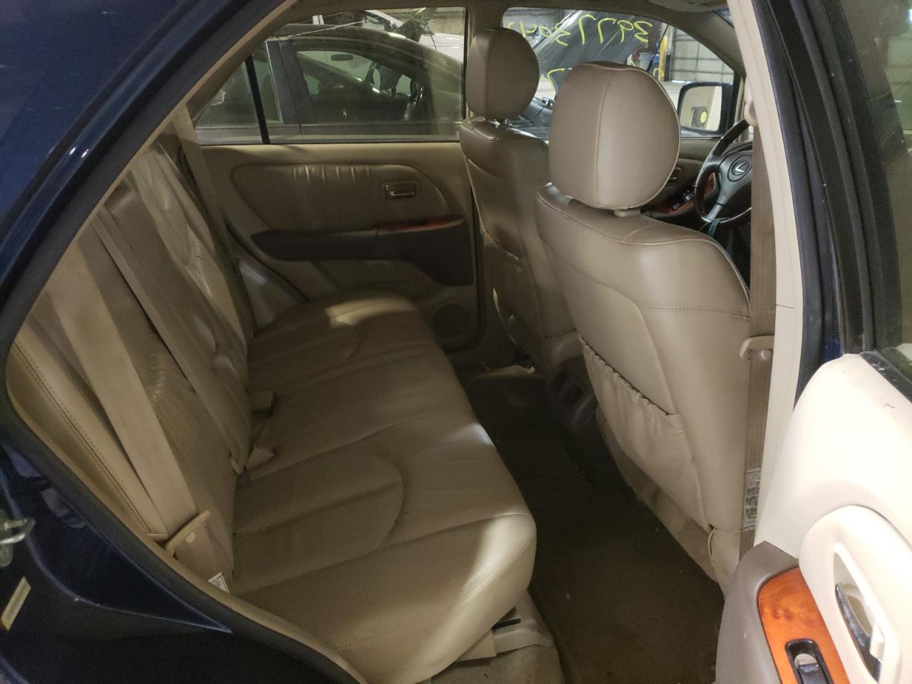 Photo 6 from auction – 2002 LEXUS RX 300 with VIN JTJHF10U520287491