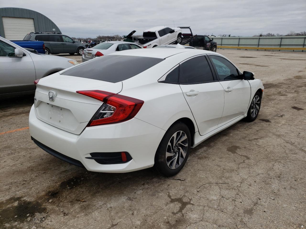 Photo 4 from auction – 2016 HONDA CIVIC EX with VIN 19XFC2F7XGE223990
