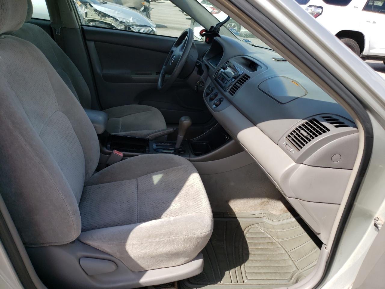 Photo 5 from auction – 2003 TOYOTA CAMRY LE with VIN 4T1BE32K73U208122