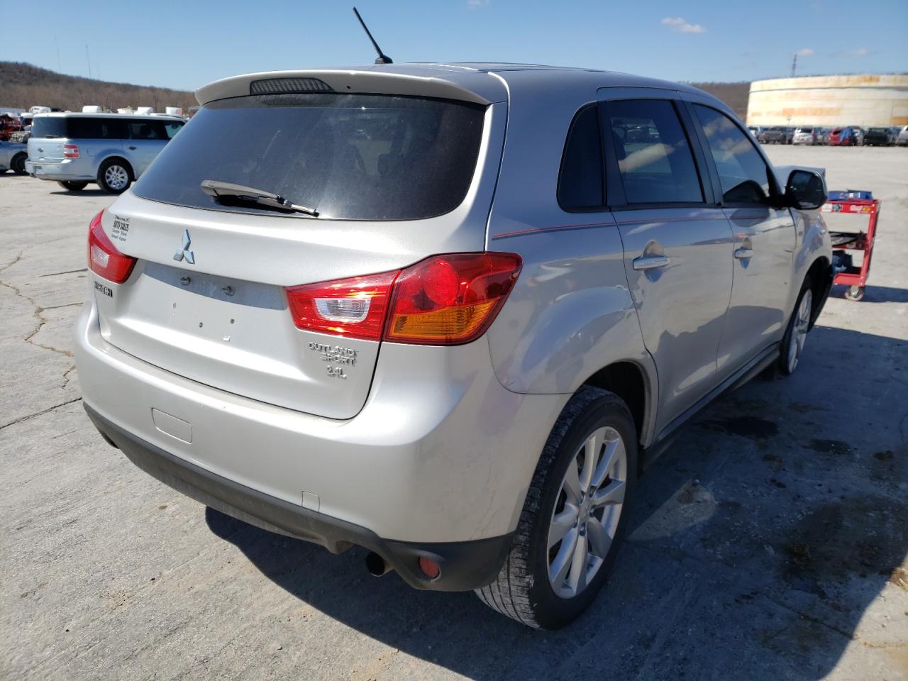 Photo 4 from auction – 2015 MITSUBISHI OUTLANDER with VIN 4A4AP3AW1FE042847
