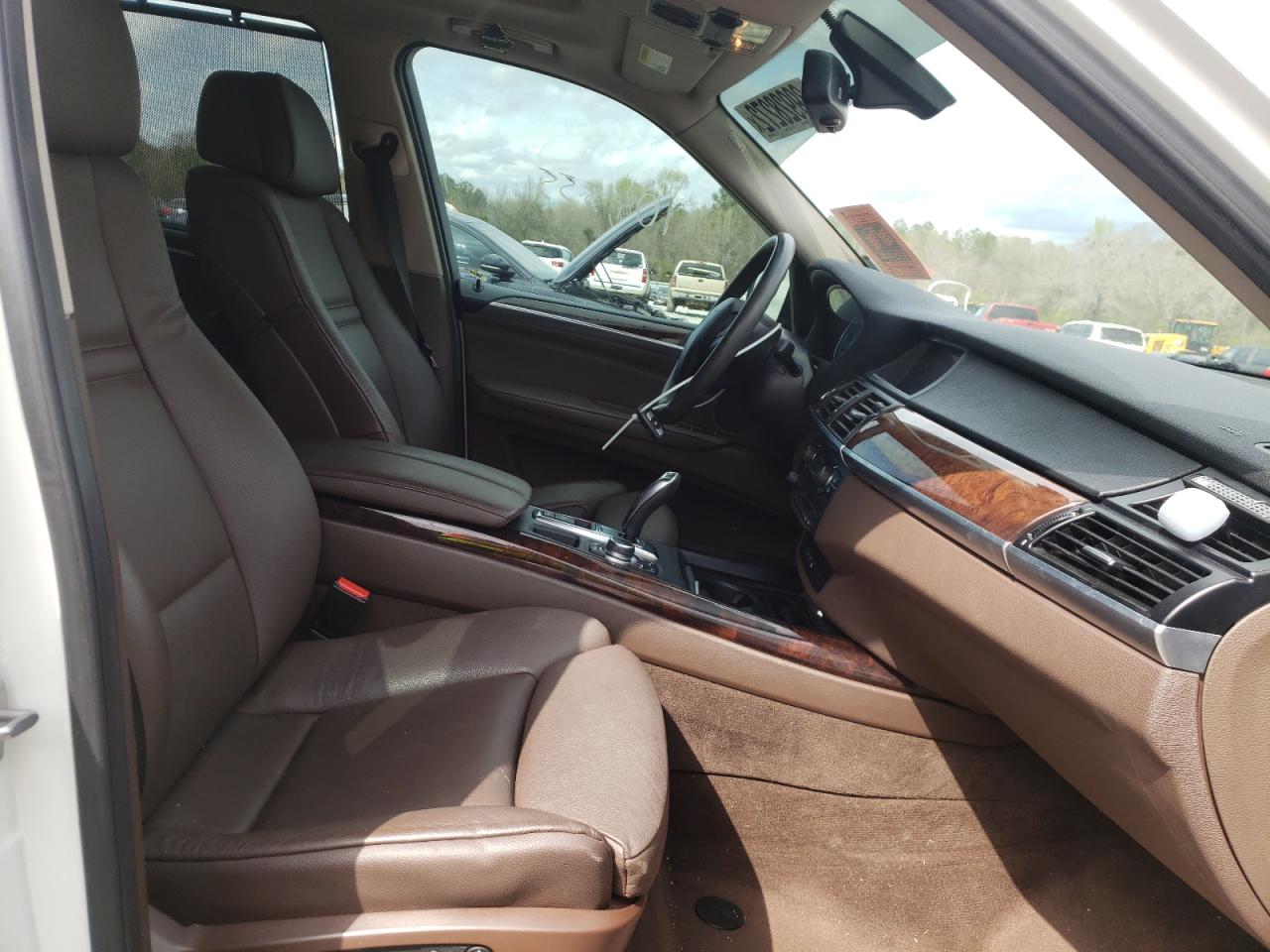 Photo 5 from auction – 2010 BMW X5 XDRIVE3 with VIN 5UXFF0C5XALT77529