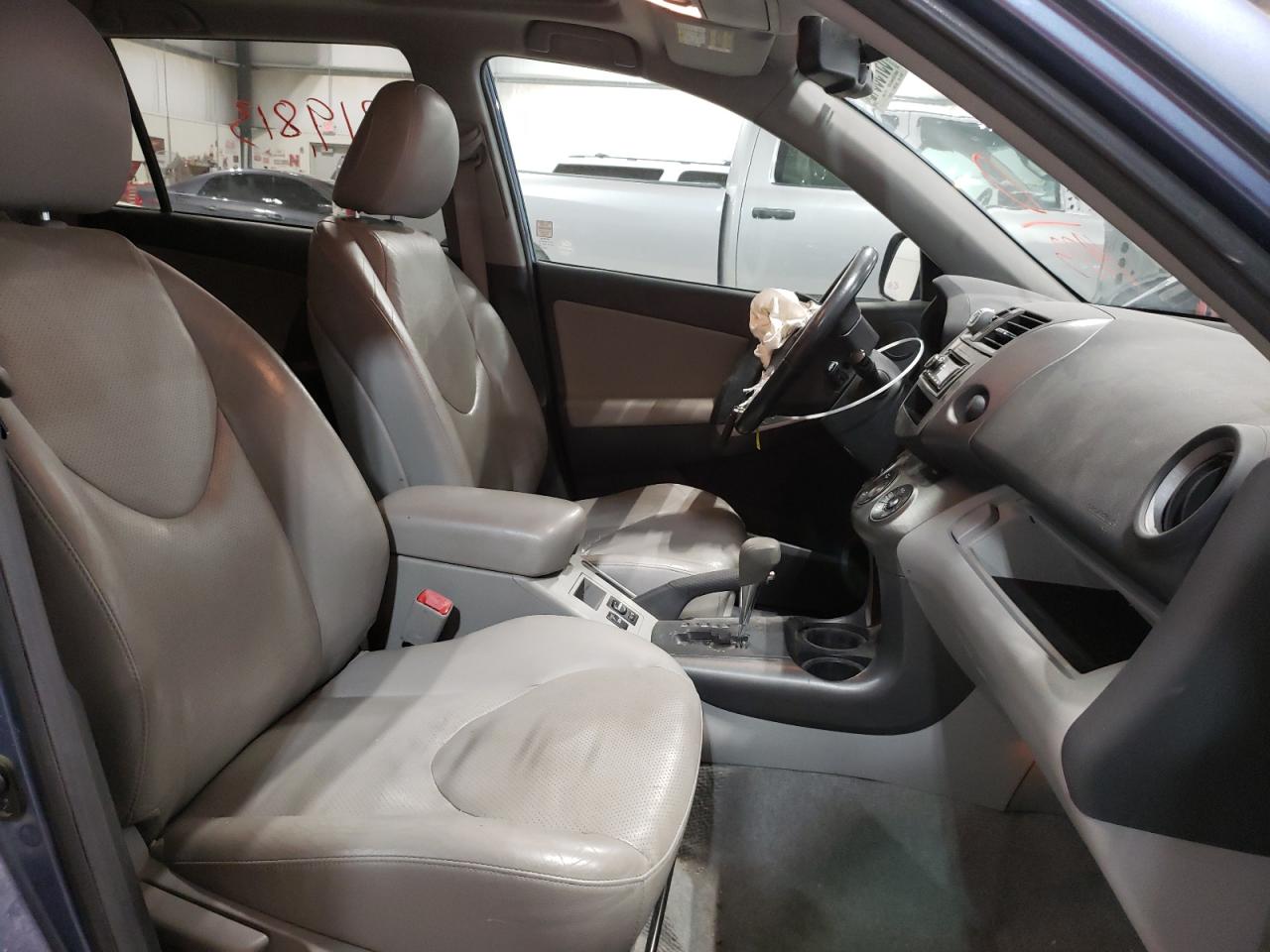 Photo 5 from auction – 2010 TOYOTA RAV4 LIMIT with VIN 2T3DK4DV4AW021973