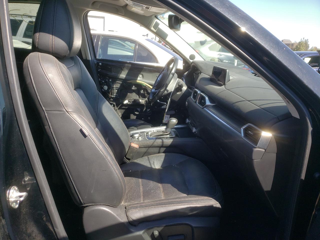 Photo 5 from auction – 2019 MAZDA CX-5 GRAND with VIN JM3KFADM2K1547804