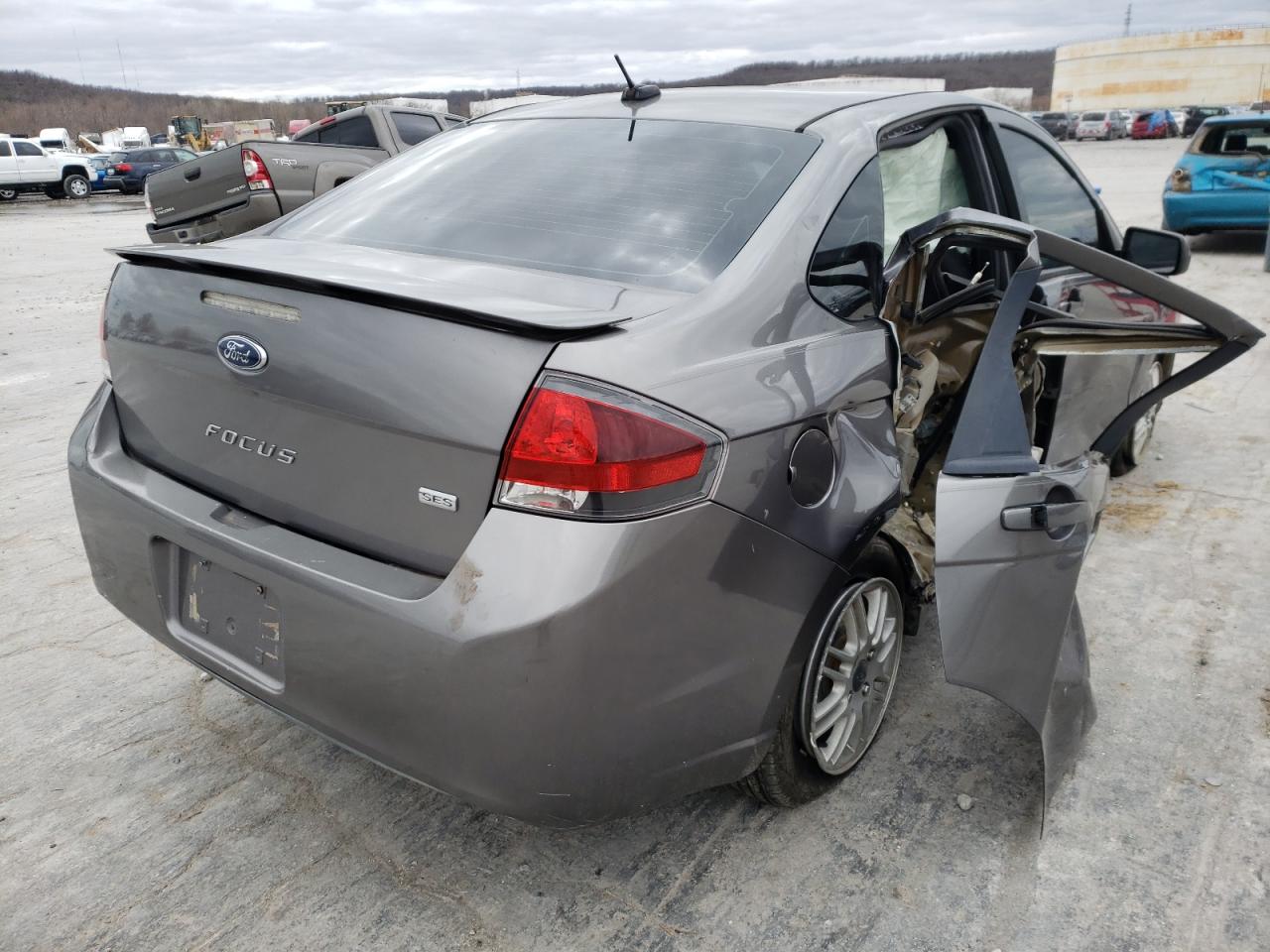 Photo 4 from auction – 2011 FORD FOCUS SES with VIN 1FAHP3GN9BW121763