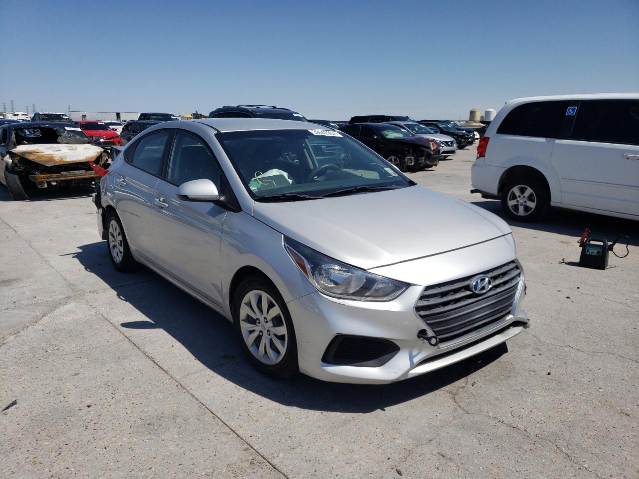 HYUNDAI ACCENT SE 2018 with VIN 3KPC24A37JE022898 - Photo from auction