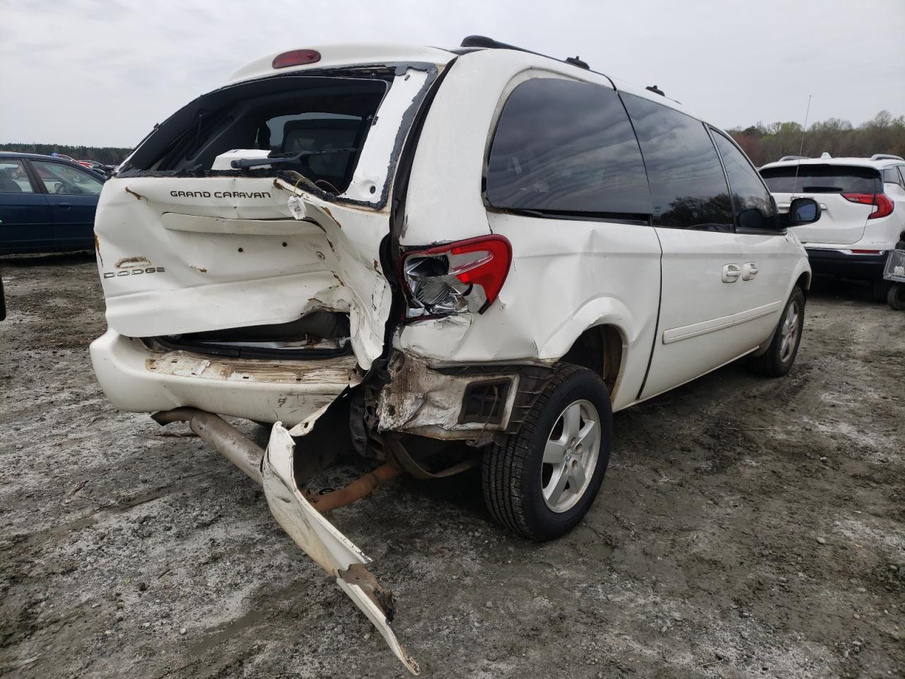 Photo 4 from auction – 2005 DODGE GRAND CARA with VIN 2D4GP44L05R463763