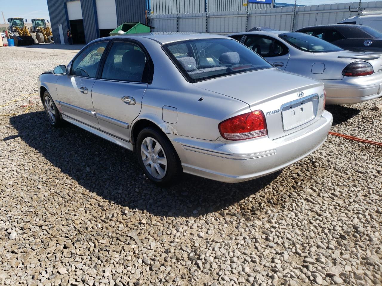 Photo 3 from auction – 2004 HYUNDAI SONATA GL with VIN KMHWF25H14A974486