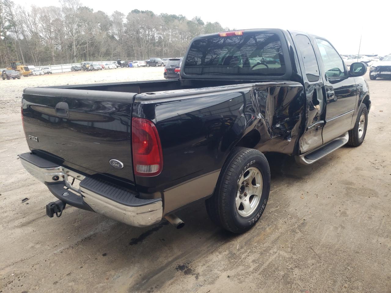 Photo 4 from auction – 2002 FORD F150 with VIN 1FTRX17222KA58750