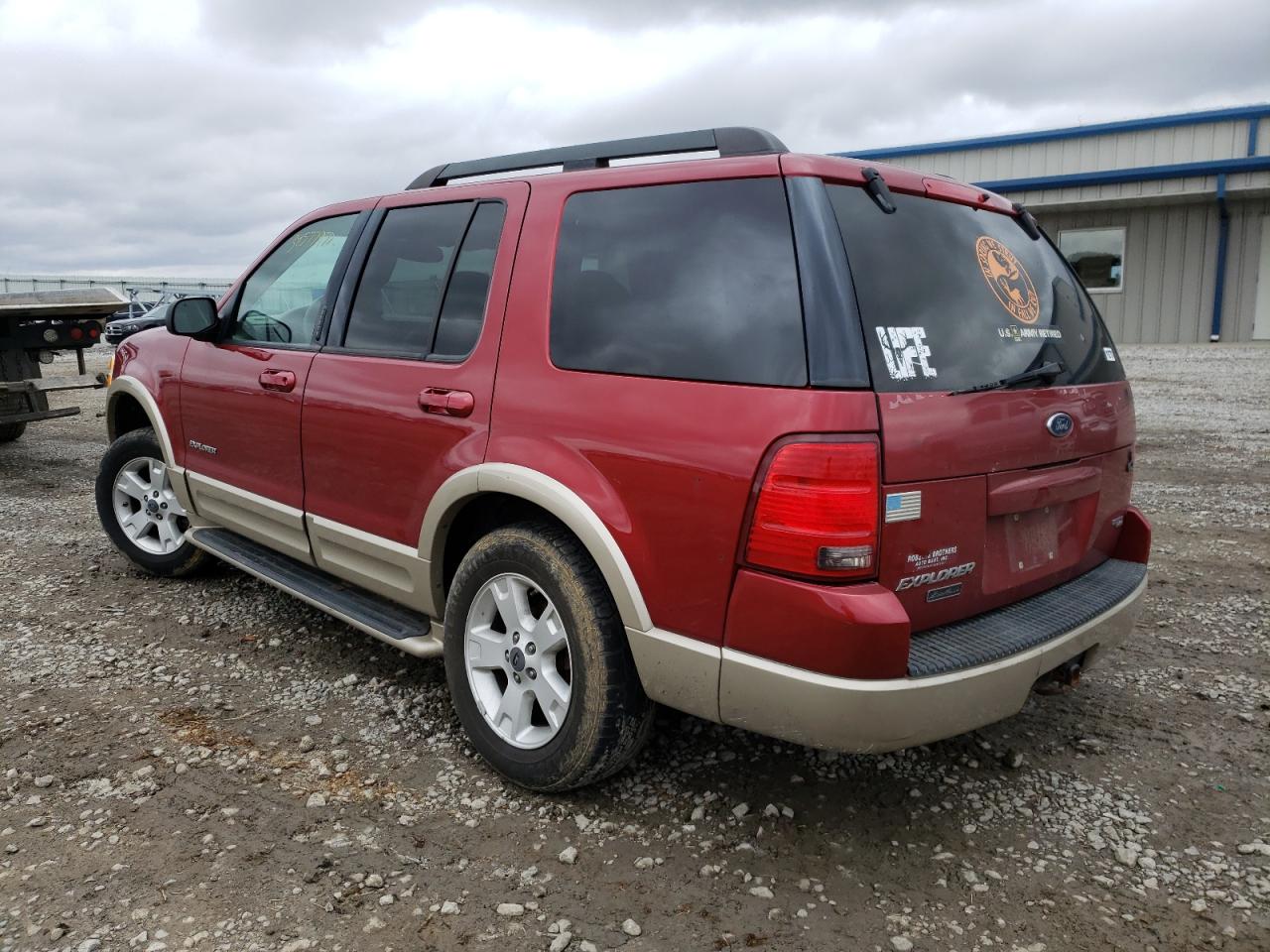 Photo 3 from auction – 2005 FORD EXPLORER E with VIN 1FMZU74E45UA24811