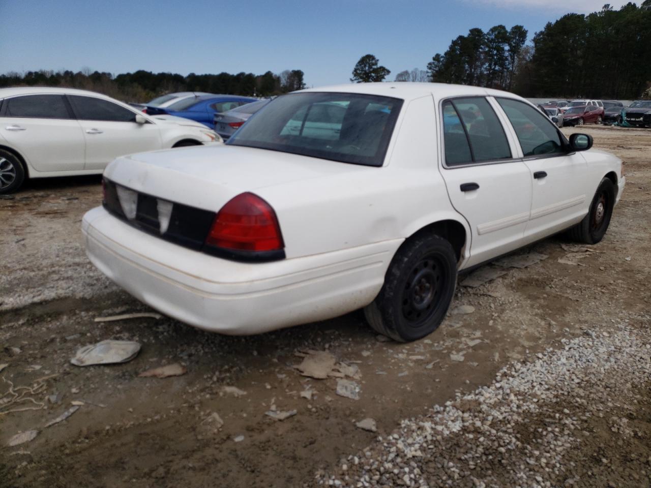 Photo 4 from auction – 2011 FORD CROWN VICT with VIN 2FABP7BV2BX103114