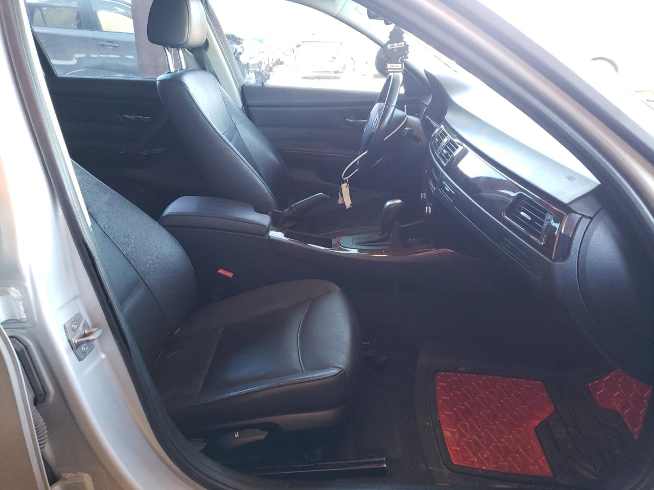 Photo 5 from auction – 2011 BMW 328 I with VIN WBAPH7C57BE850637