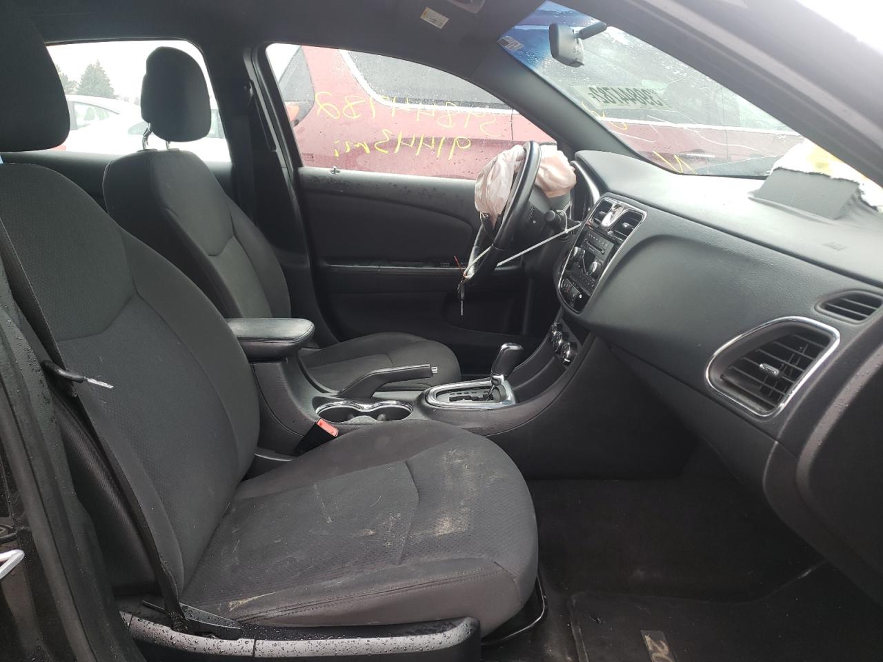 Photo 5 from auction – 2012 CHRYSLER 200 TOURIN with VIN 1C3CCBBB9CN197549