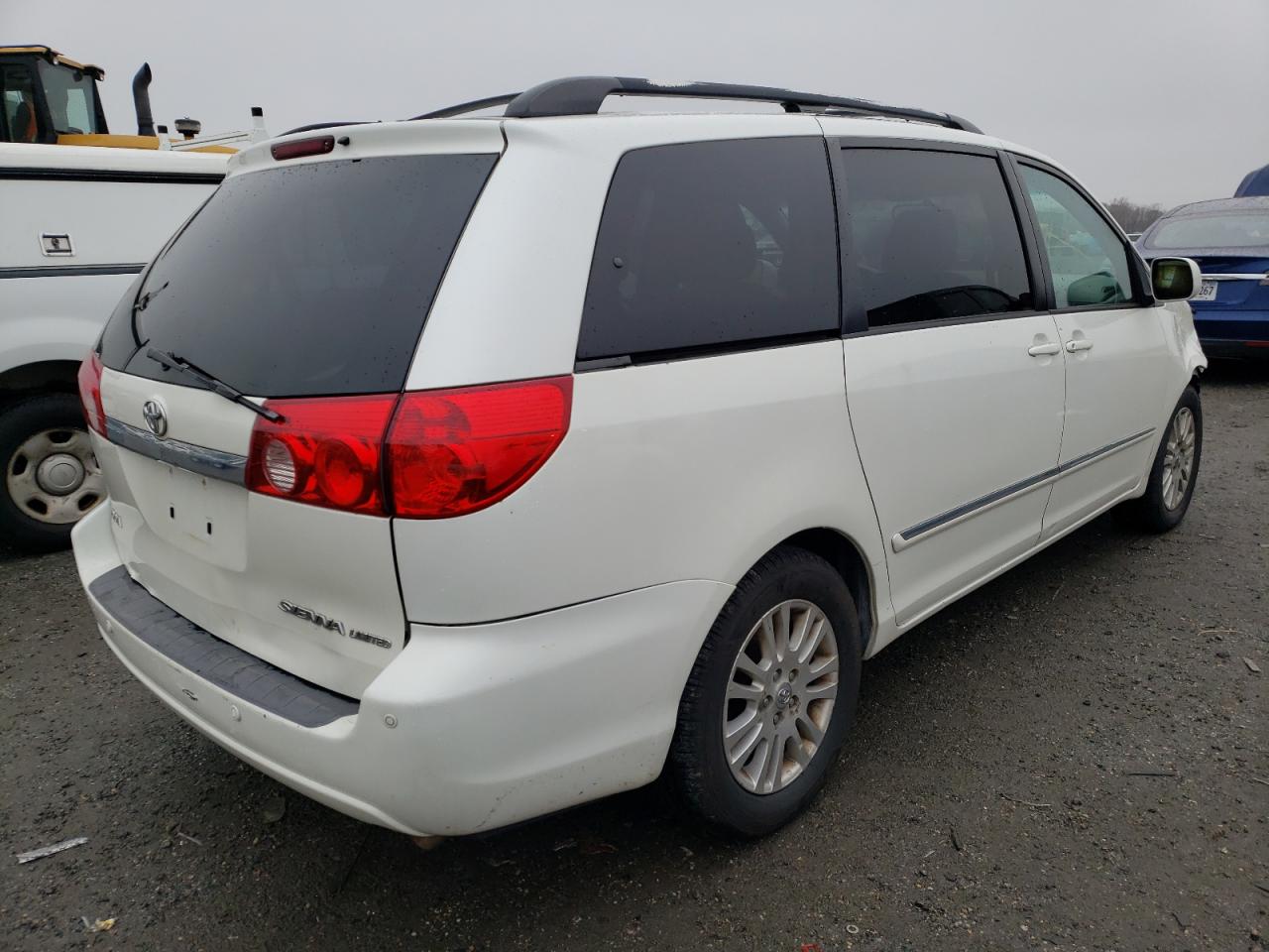 Photo 4 from auction – 2009 TOYOTA SIENNA XLE with VIN 5TDZK22C19S271373