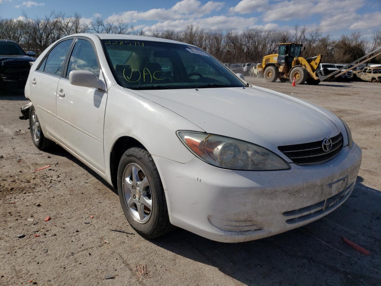 TOYOTA CAMRY LE 2003 with VIN 4T1BE32KX3U228574 - Photo from auction