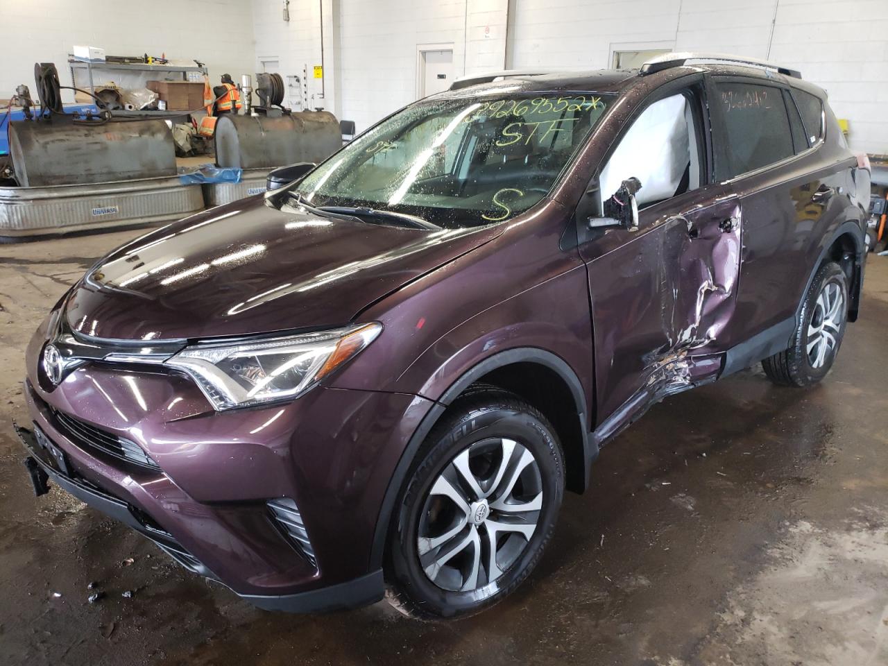 Photo 2 from auction – 2016 TOYOTA RAV4 LE with VIN 2T3BFREV5GW426708