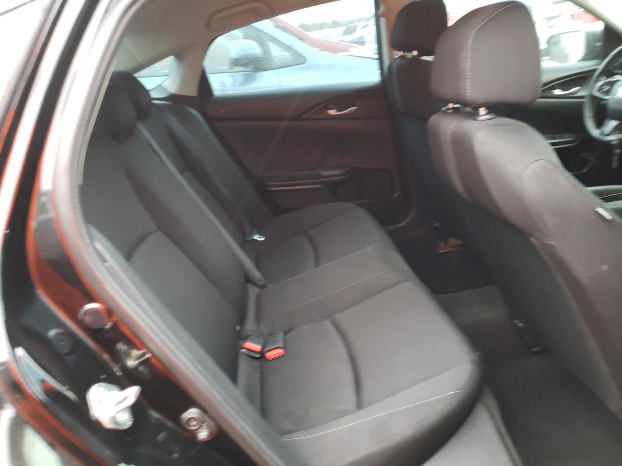 Photo 6 from auction – 2017 HONDA CIVIC LX with VIN 2HGFC2F56HH549534