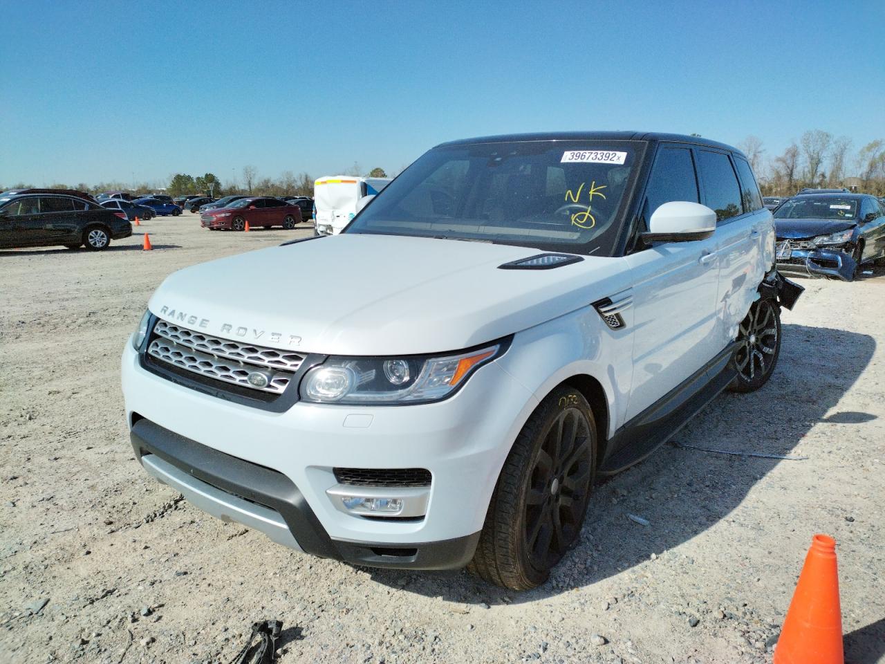 Photo 2 from auction – 2017 LAND ROVER RANGE ROVE with VIN SALWR2FV2HA692209