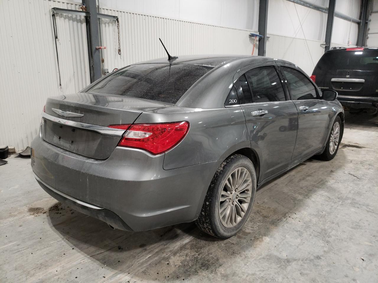 Zdjęcie 4 z aukcji – 2013 CHRYSLER 200 LIMITE z VIN 1C3CCBCGXDN505761