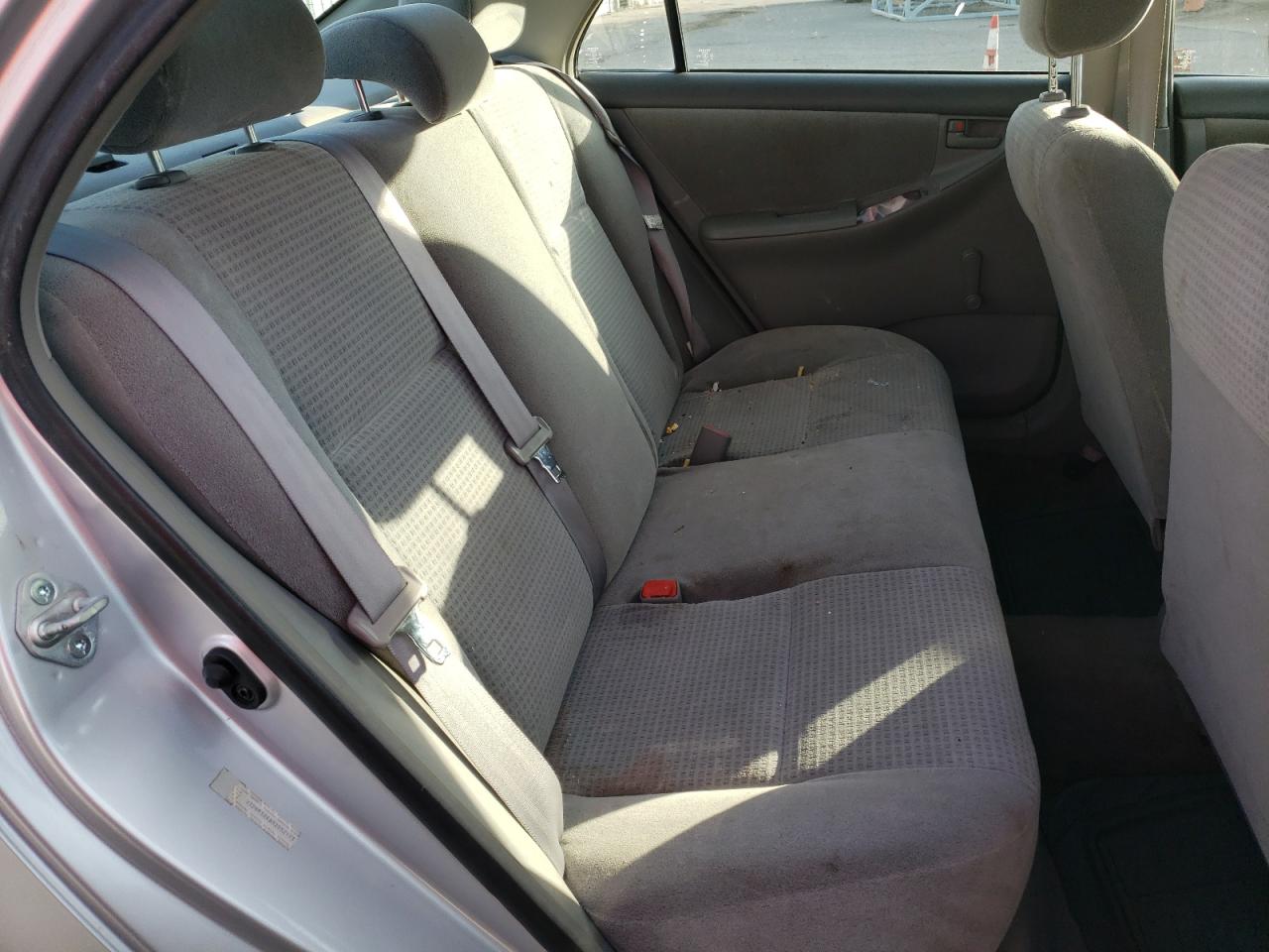 Photo 6 from auction – 2005 TOYOTA COROLLA CE with VIN JTDBR32E852052173