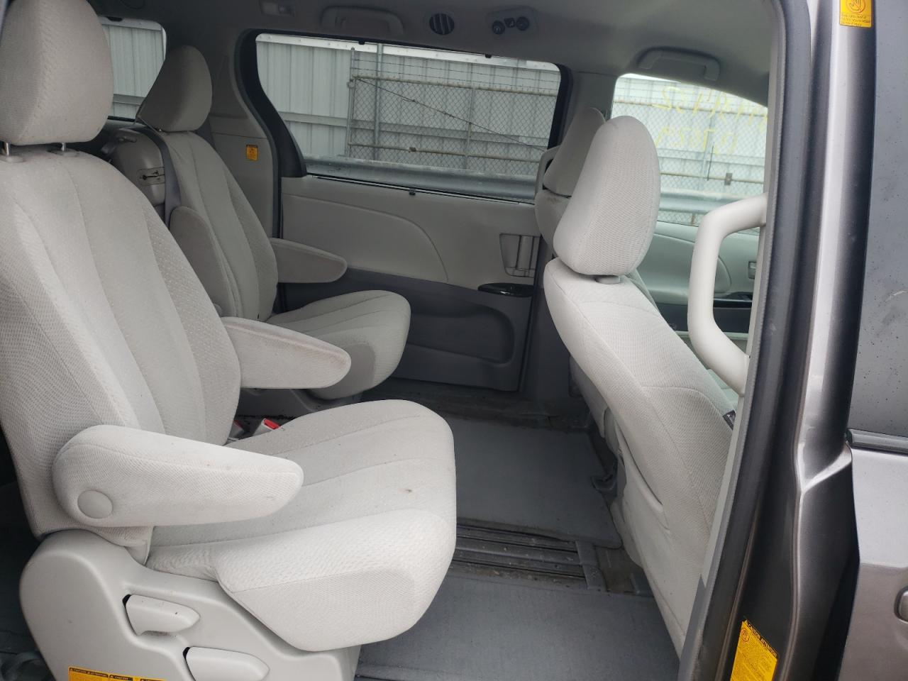 Photo 6 from auction – 2011 TOYOTA SIENNA LE with VIN 5TDKK3DCXBS120896