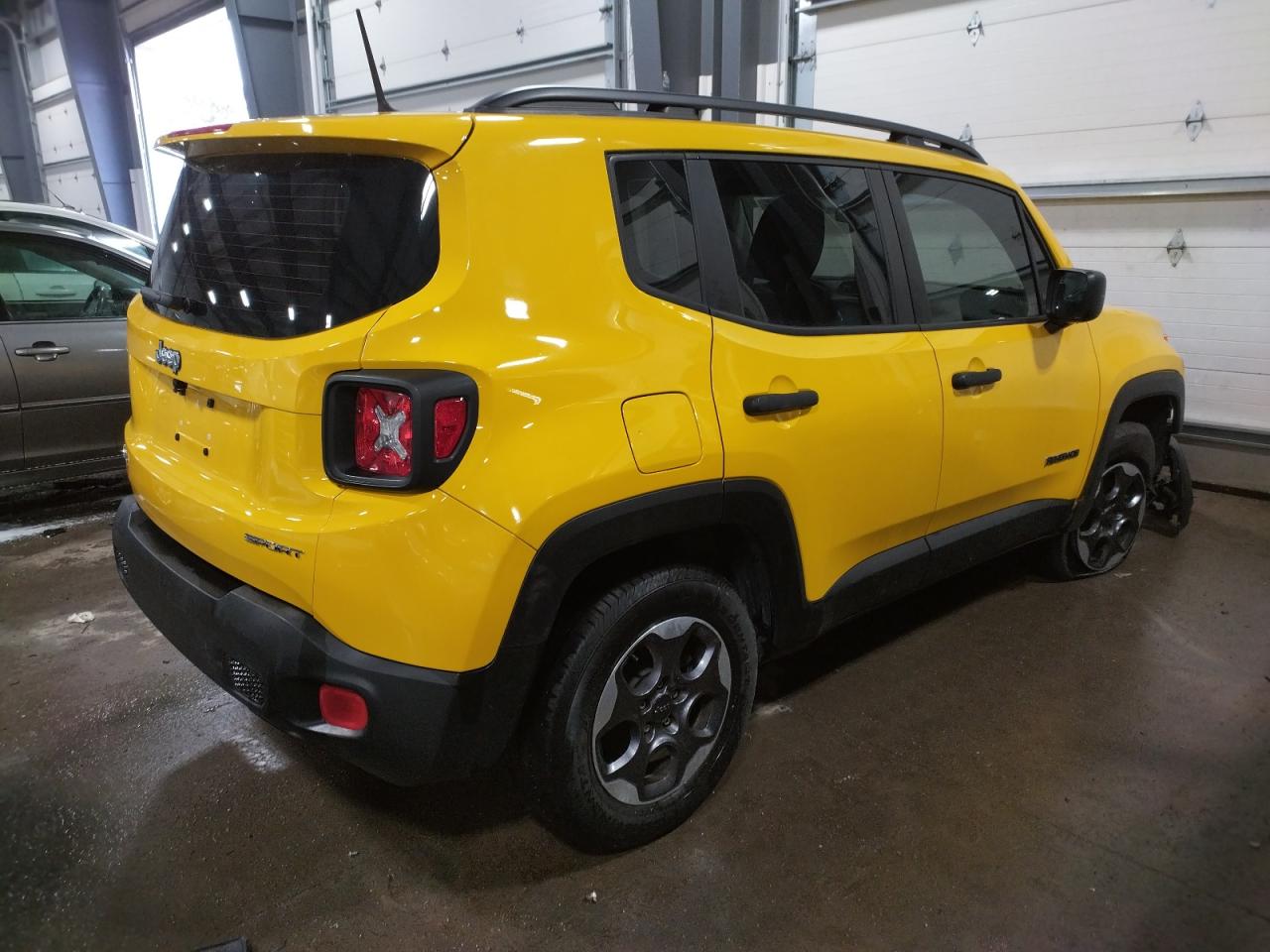 Photo 4 from auction – 2015 JEEP RENEGADE S with VIN ZACCJBAT0FPC38173