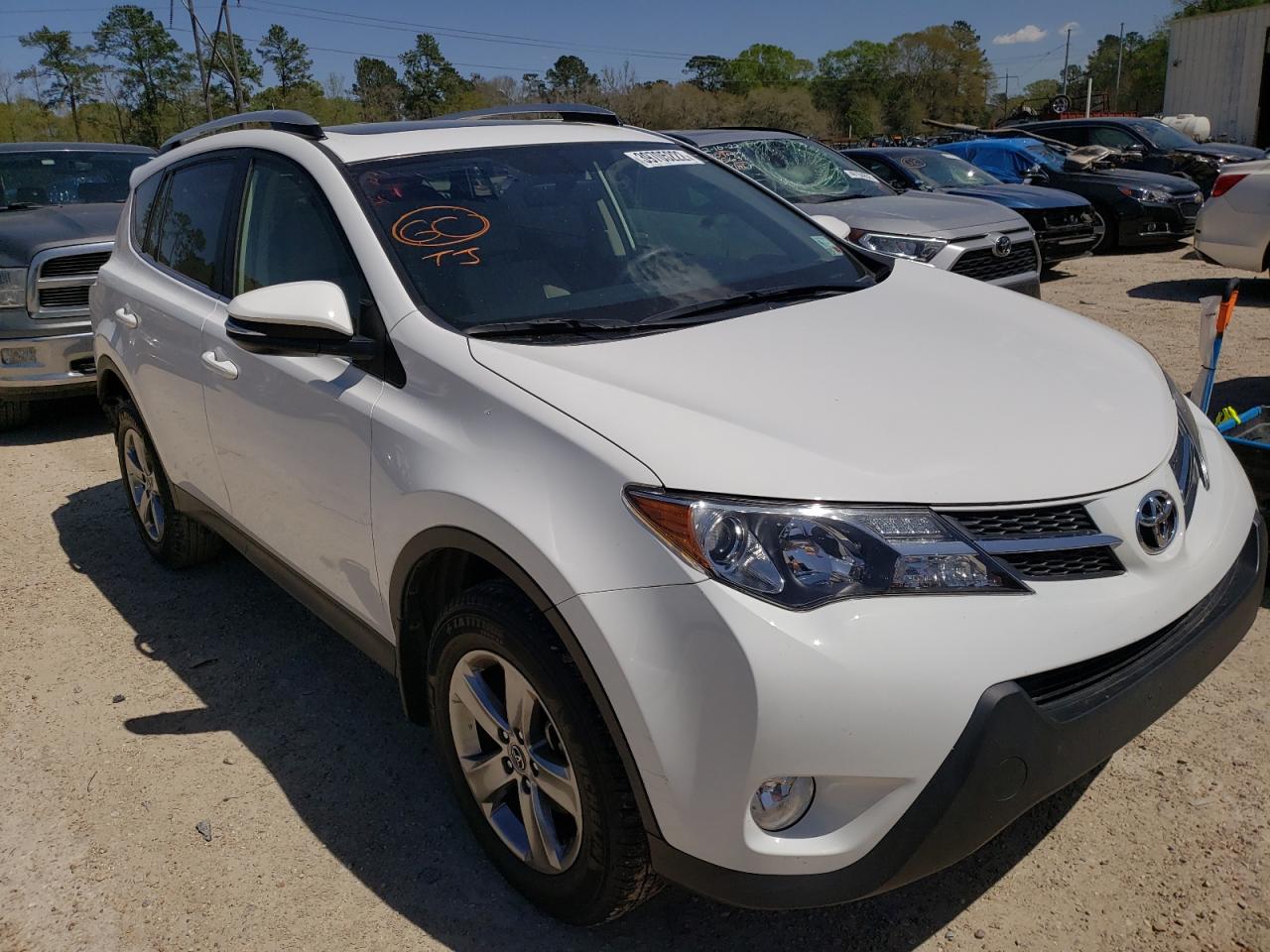 TOYOTA RAV4 XLE 2015 with VIN JTMWFREV9FD078473 - Photo from auction