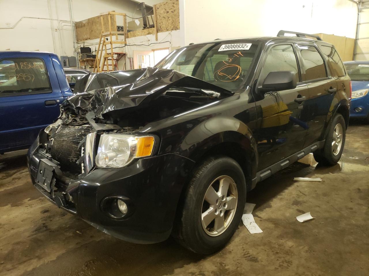 Photo 2 from auction – 2011 FORD ESCAPE XLT with VIN 1FMCU0DG6BKB91127