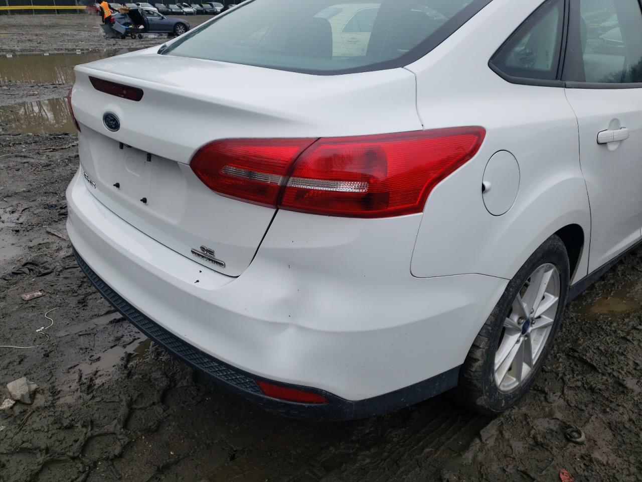 Photo 9 from auction – 2015 FORD FOCUS SE with VIN 1FADP3F25FL301755