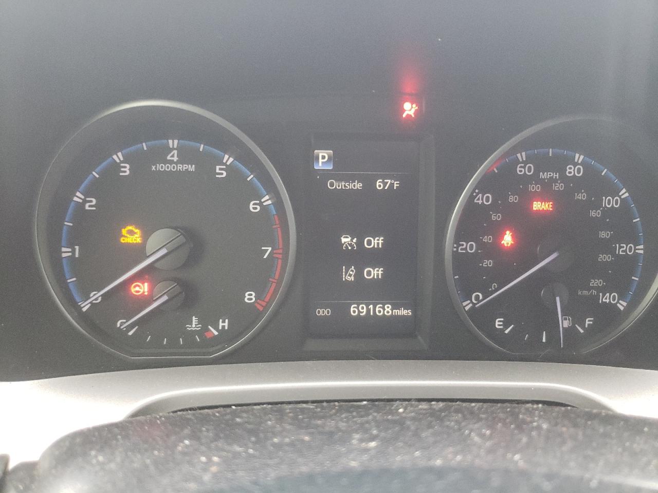 Photo 8 from auction – 2018 TOYOTA RAV4 LE with VIN JTMZFREV1JD122083