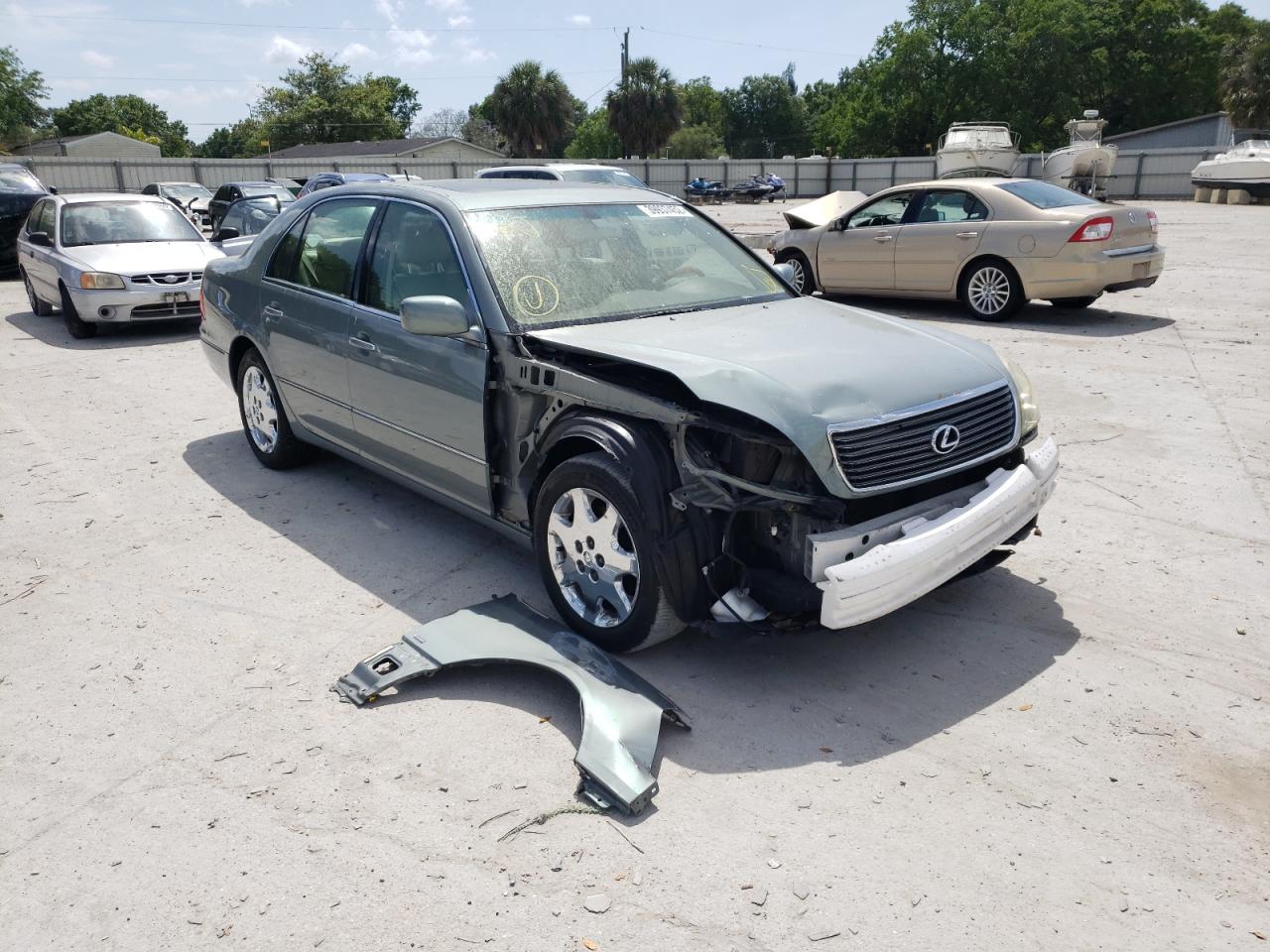 LEXUS LS 430 2001 with VIN JTHBN30F710040236 - Photo from auction