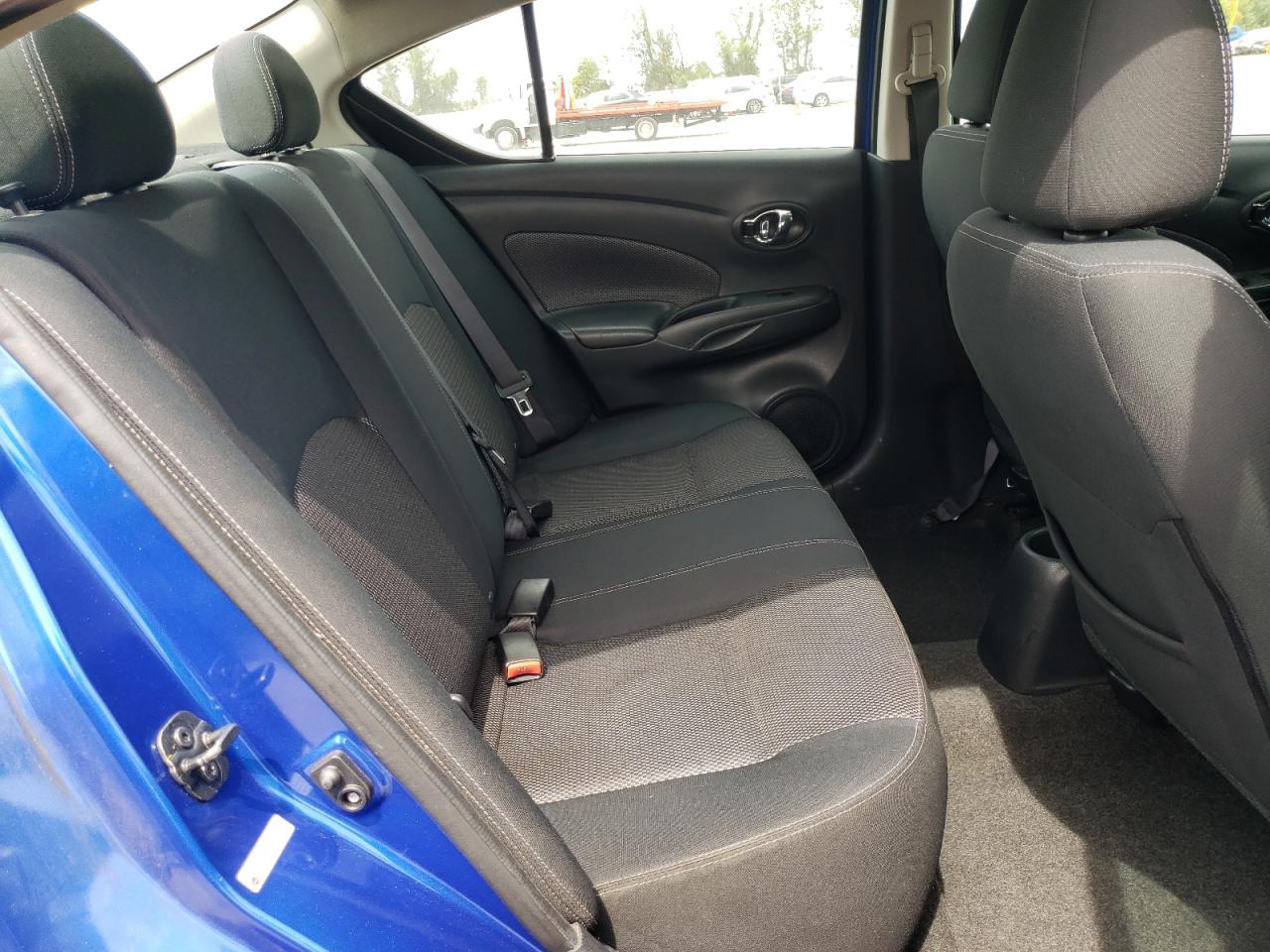 Photo 6 from auction – 2017 NISSAN VERSA S with VIN 3N1CN7AP9HL825880