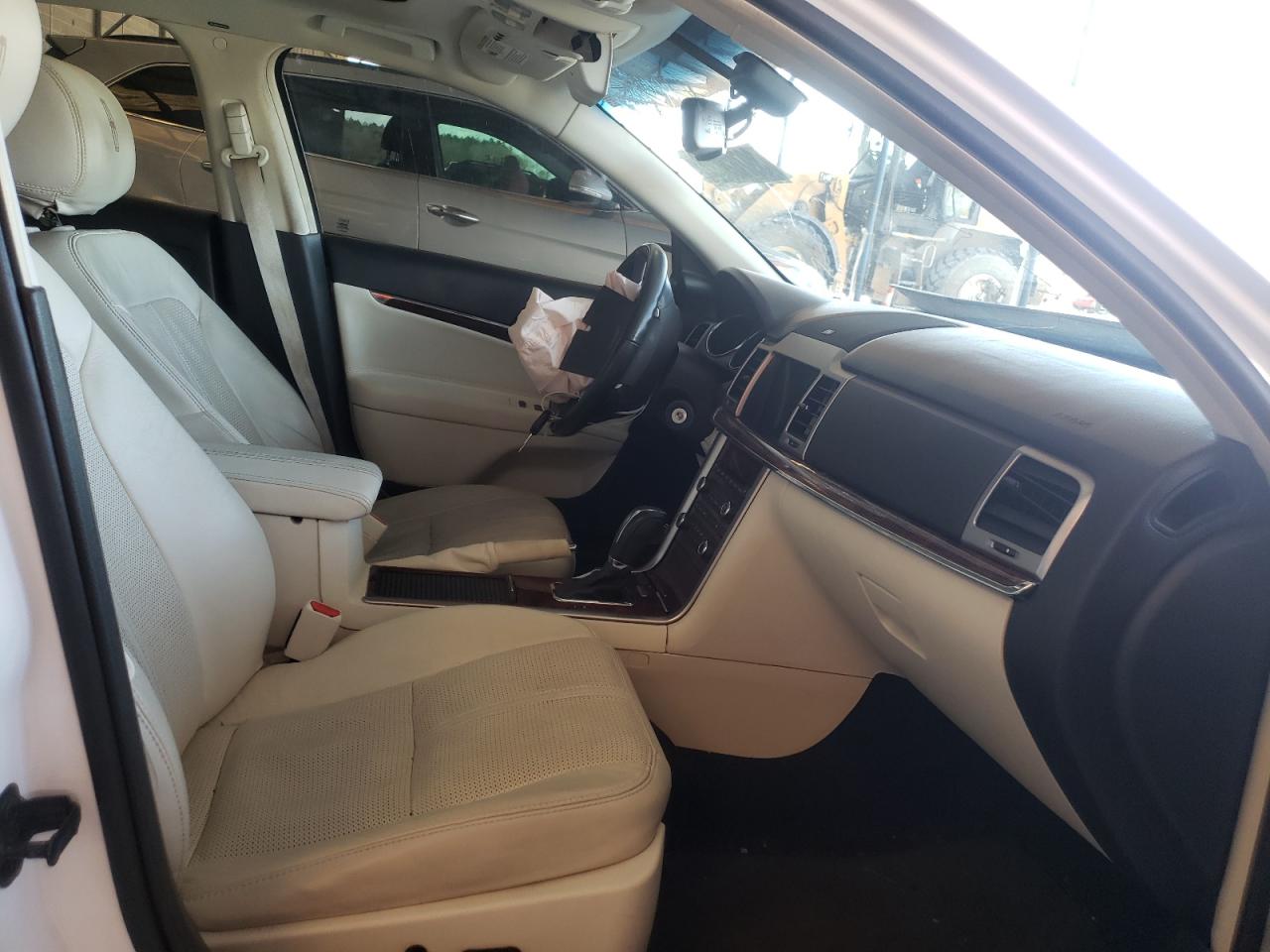 Photo 5 from auction – 2011 LINCOLN MKZ with VIN 3LNHL2GC9BR772047
