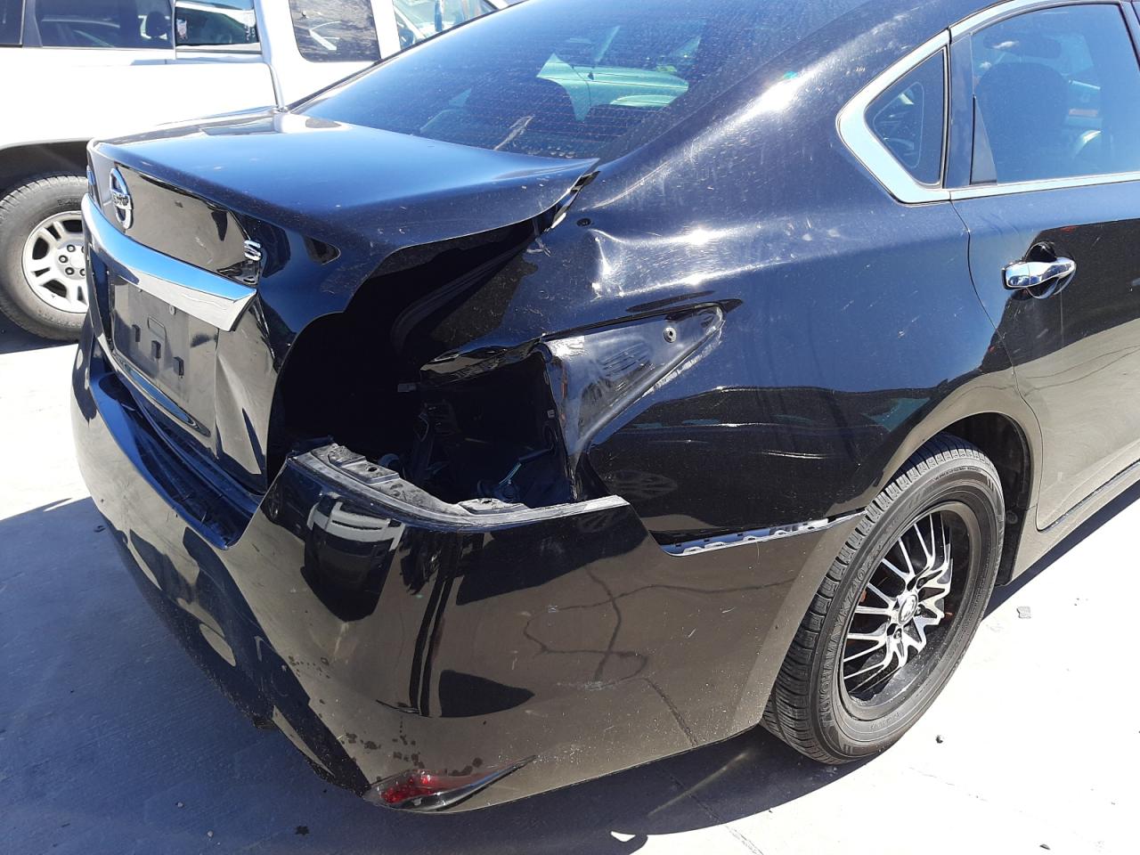 Photo 9 from auction – 2015 NISSAN ALTIMA 2.5 with VIN 1N4AL3AP8FN368968