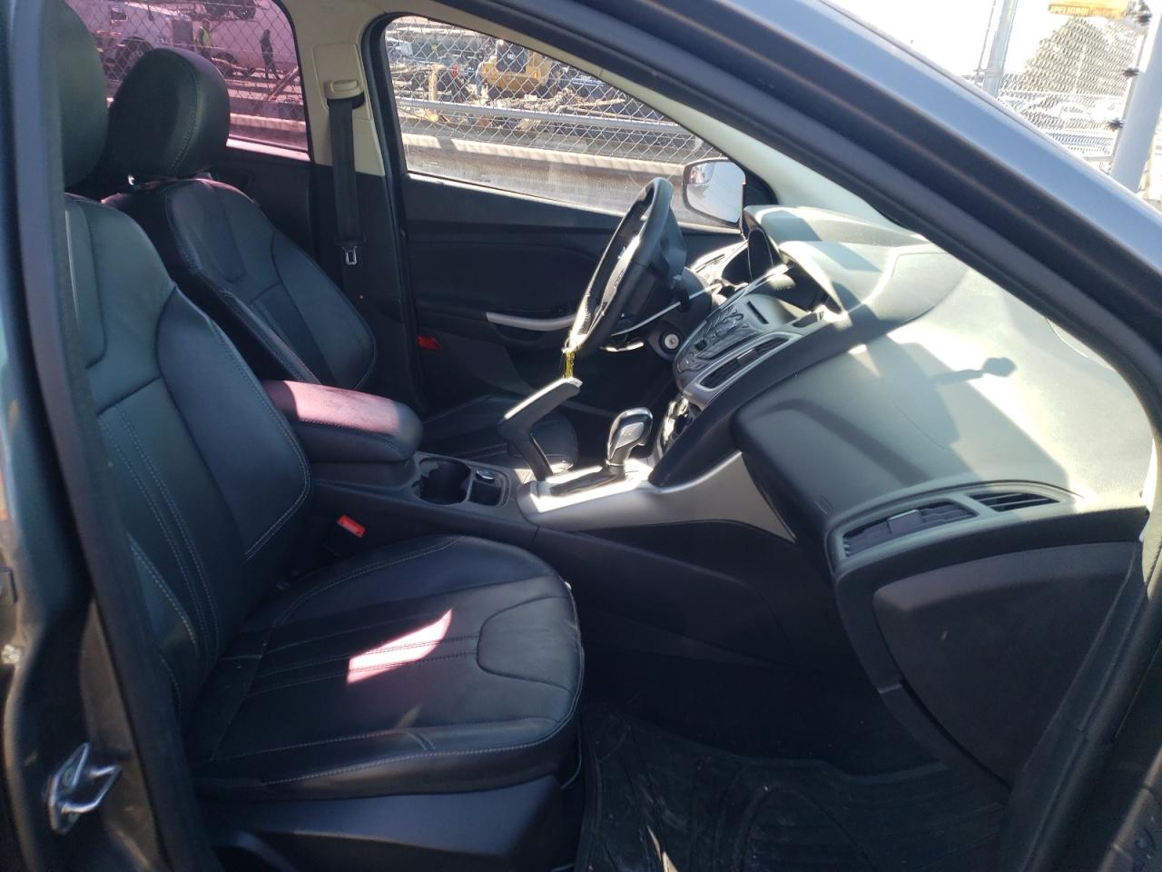 Photo 5 from auction – 2014 FORD FOCUS SE with VIN 1FADP3K22EL422246