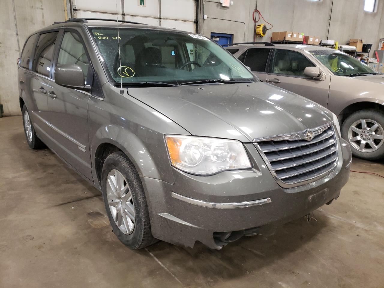 CHRYSLER TOWN & COU 2010 with VIN 2A4RR5D15AR286359 - Photo from auction