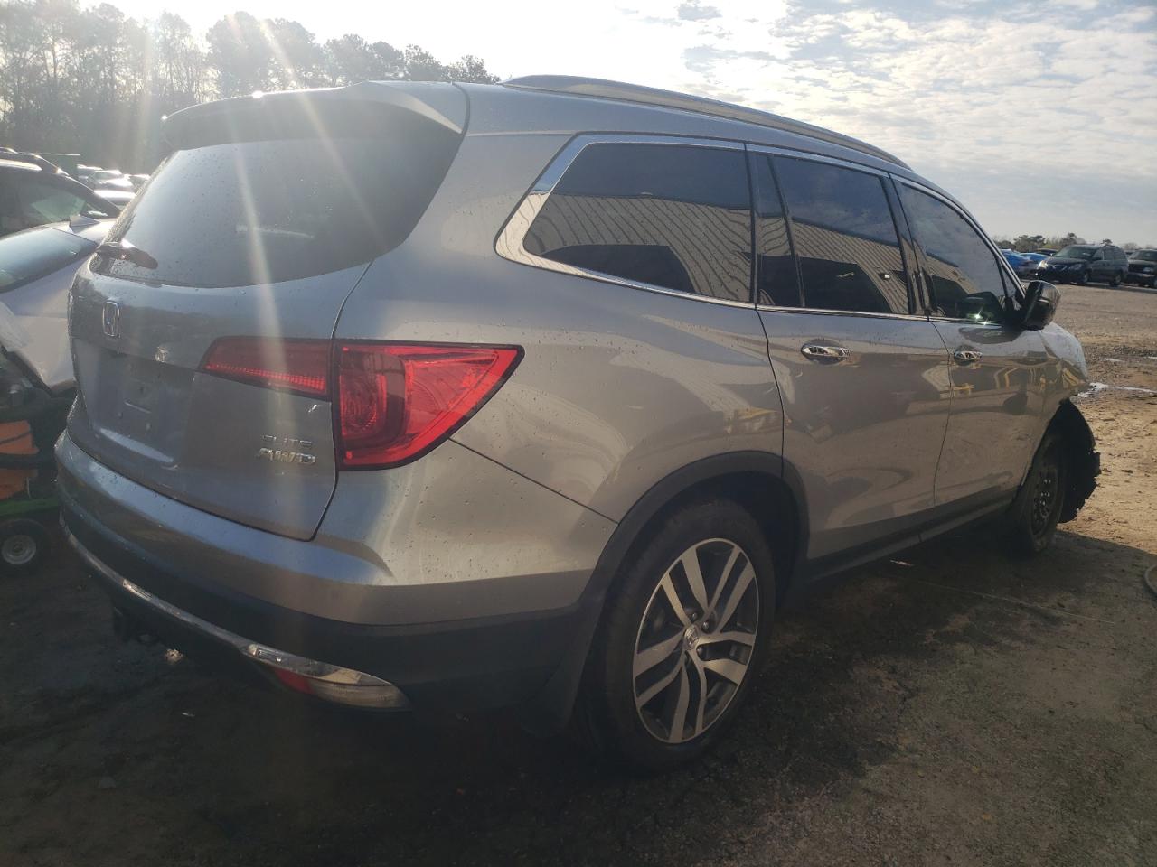 صورة رقم 4 من المزاد - 2018 HONDA PILOT ELIT مع VIN 5FNYF6H06JB025447