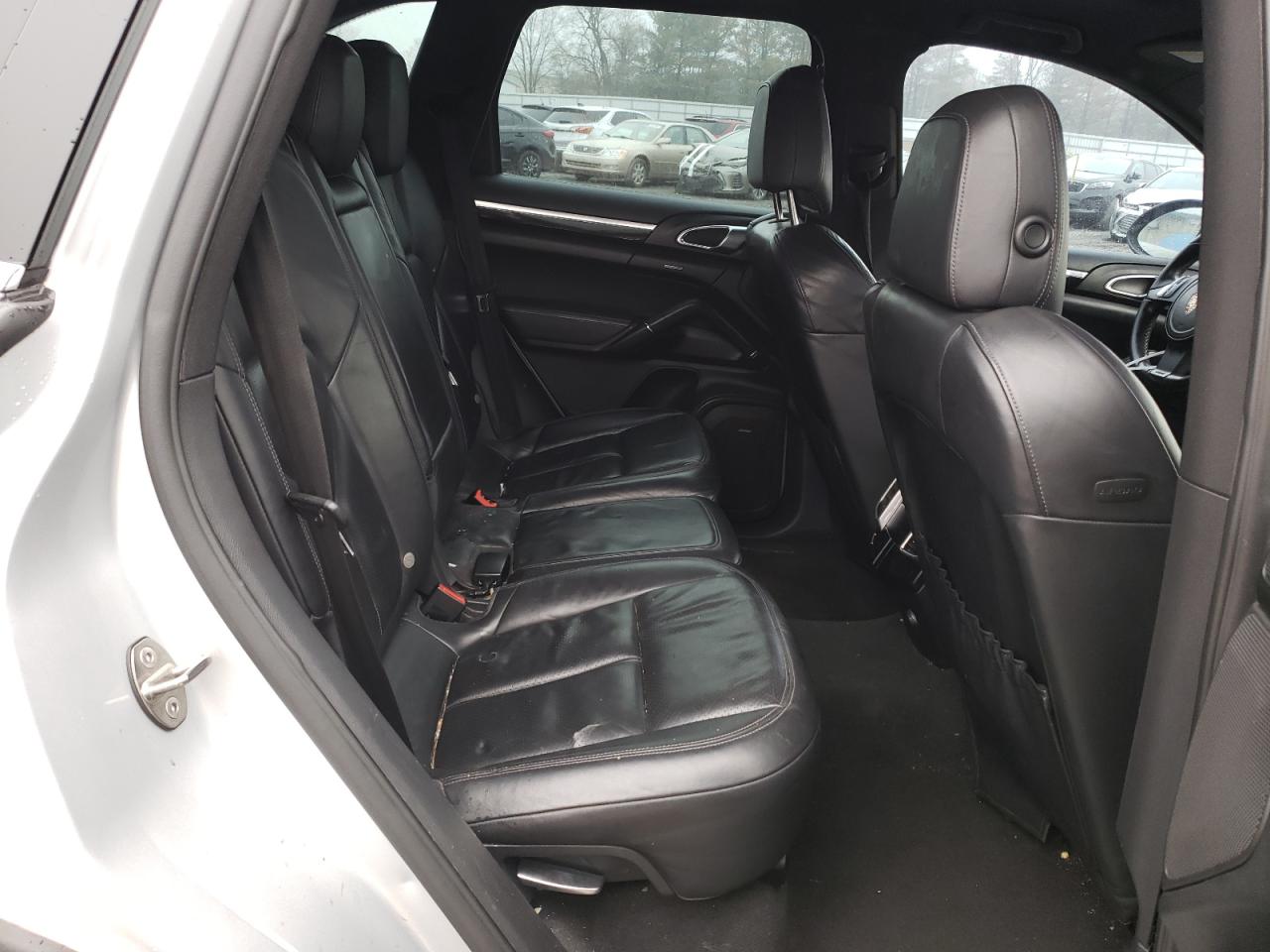 Photo 6 from auction – 2011 PORSCHE CAYENNE with VIN WP1AA2A24BLA01665